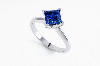 sapphire bespoke ring white gold